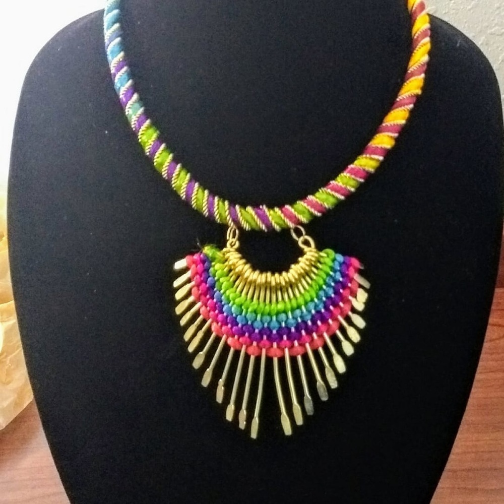 Fringe color full necklace